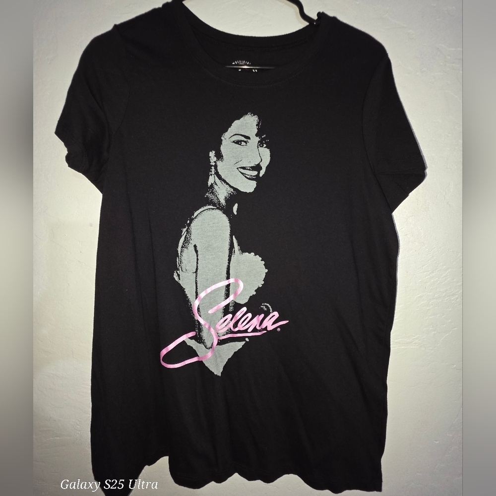 Black Selena Graphic T-Shirt